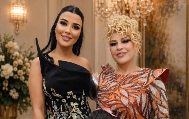 İlk dəfə nəvəsinin fotosunu paylaşdı