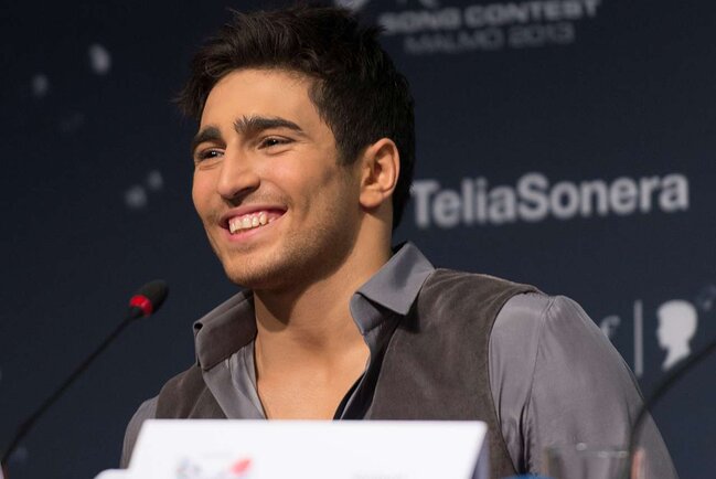 Fəridi "Yalı çapkını"na bənzətdilər