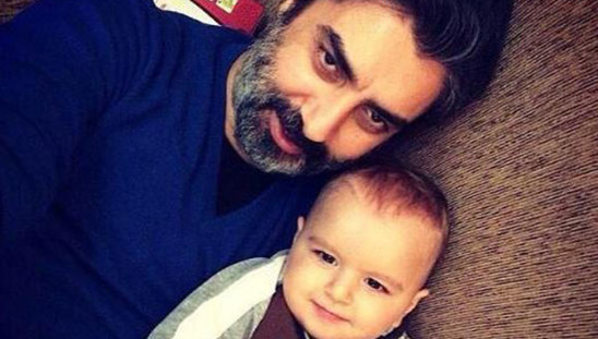 "Kurtlar vadisi"nin Poladı oğlu ilə şəklini paylaşdı - FOTO