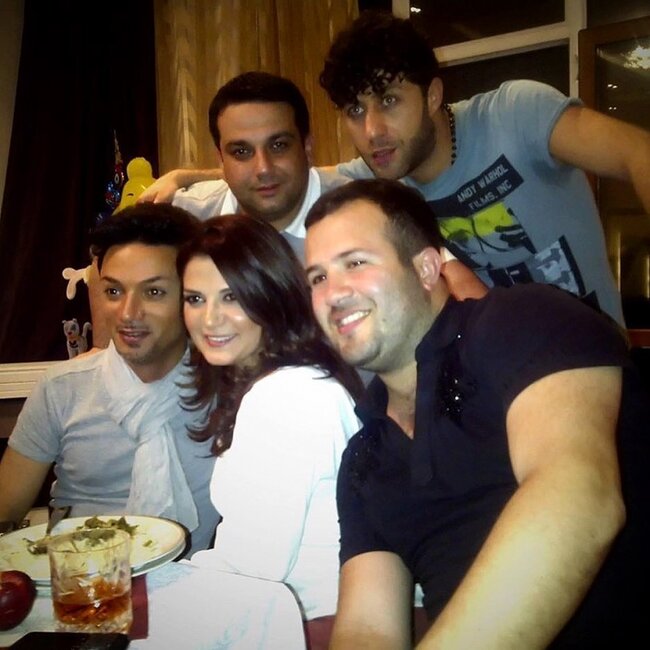 Natavan onların arxiv fotosunu paylaşdı