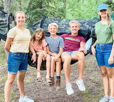 Hamıya analıq dərsi verən məşhur "yutuber" öz uşaqlarına işgəncə verirmiş – HƏBS OLUNDU