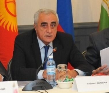 Bakıda nazir müavini qəzaya düşdü - FOTO