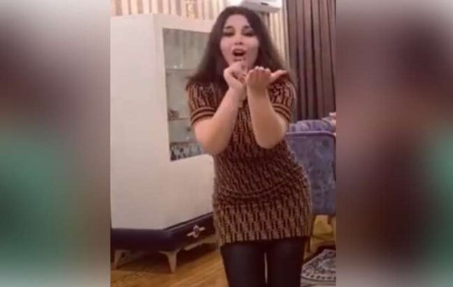 Təranə Qumralın qızının əri ilə evdə bu rəqsi TƏNQİD OLUNDU — VİDEO