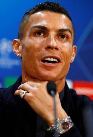 Ronaldonun bir milyon 200 min dollarlıq saatı - FOTOLAR