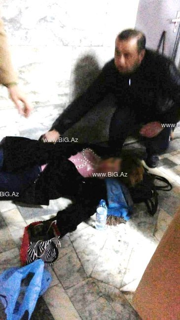Bakı metrosunda qorxulu anlar: Qadını qıcolma tutdu, huşunu itirdi - FOTO