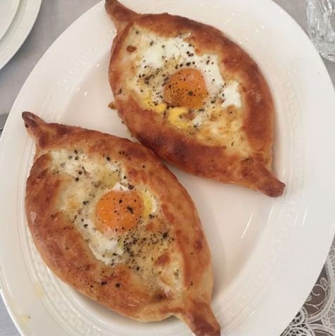 Mehriban Əliyeva oğlu üçün yemək hazırladı, Leyla Əliyeva fotoları paylaşdı