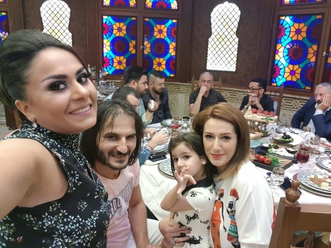 Azərbaycanlı aparıcının ad günündən FOTOLAR