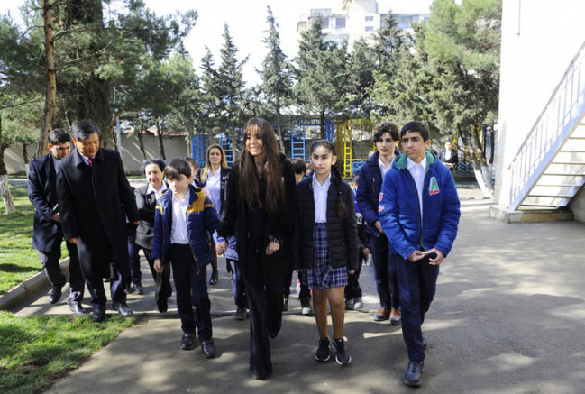 Leyla Əliyeva uşaq evində olub - FOTOLAR