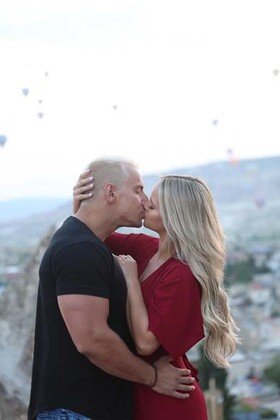 Çempionlar Liqasının finalında sahəyə çıxan yarıçılpaq qızın YENİ FOTOLARI ÜZƏ ÇIXDI