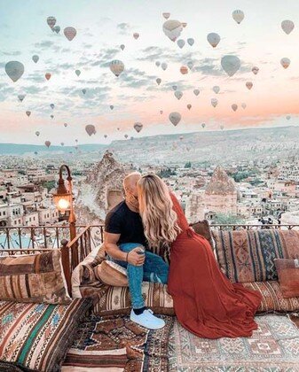 Çempionlar Liqasının finalında sahəyə çıxan yarıçılpaq qızın YENİ FOTOLARI ÜZƏ ÇIXDI