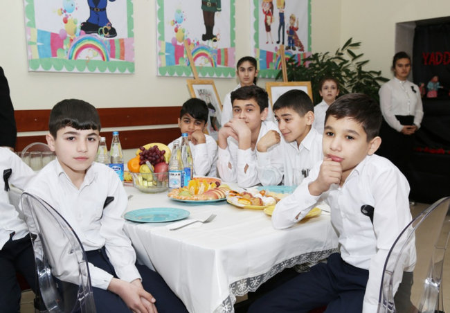 Leyla Əliyeva uşaq evində olub - FOTOLAR