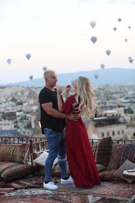 Çempionlar Liqasının finalında sahəyə çıxan yarıçılpaq qızın YENİ FOTOLARI ÜZƏ ÇIXDI