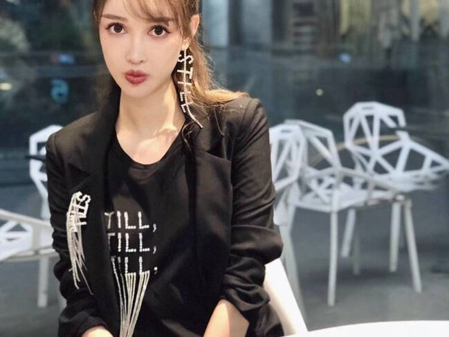 Bu qız 100-dən çox əməliyyat keçirib iki klinika açdı - FOTO-VİDEO