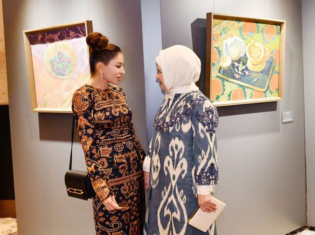 Mehriban Əliyevanın geyimində tarixi detal