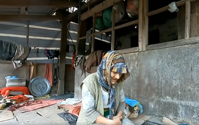 Ailə üzvləri şəhid anasını evdən çıxarıb?