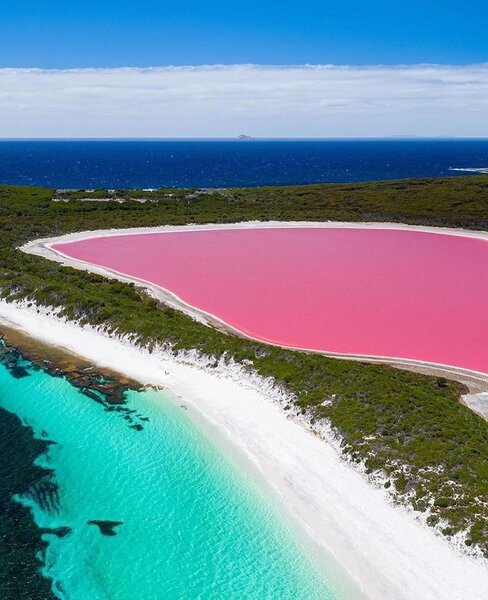 Bu göl insanı sanki nağıllar aləminə aparır - FOTO