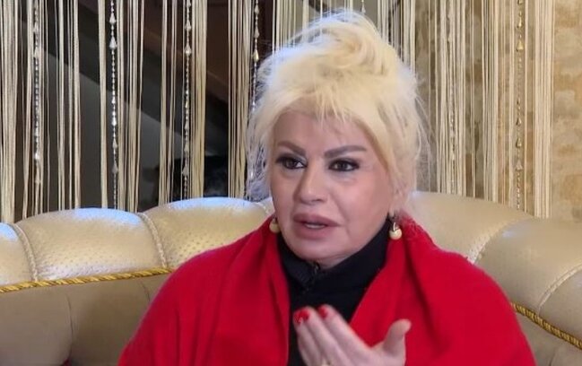 "İndiki müğənnilər üzlüdür, adam xəcalət çəkir"