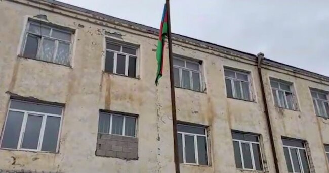 Ağdamın Gülablı kəndində Azərbaycan bayrağı qaldırıldı - VİDEO