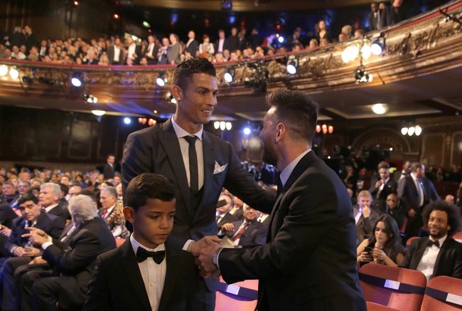 Ronaldonun oğlu pərəstişkarı olduğu Messini görüncə… – FOTOLAR