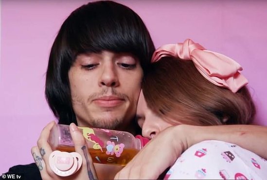 91 yaşlı qarıya aşiq olan kişi və ərinin qanını içən qadın - FOTO