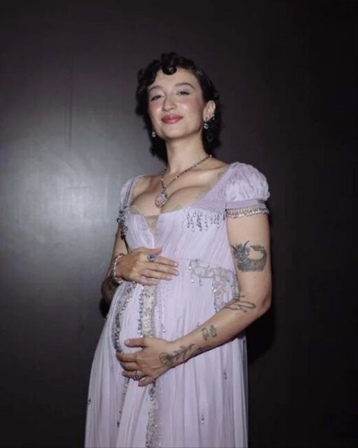 Melike Şahin ana olacaq