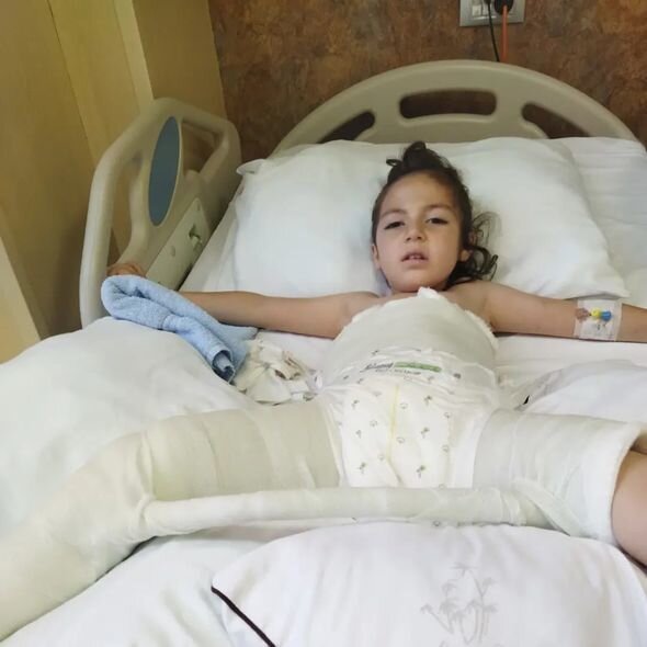 Yeddi yaşlı Aytən təcili əməliyyat olunmalıdır - FOTO