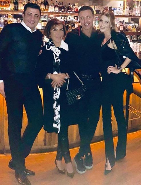 Mustafa Sandal özündən 20 yaş cavan sevgilisini dostları ilə tanış etdi — FOTOLAR