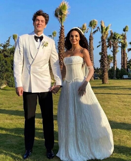 Ebru Şahinin toyudur - FOTOLAR