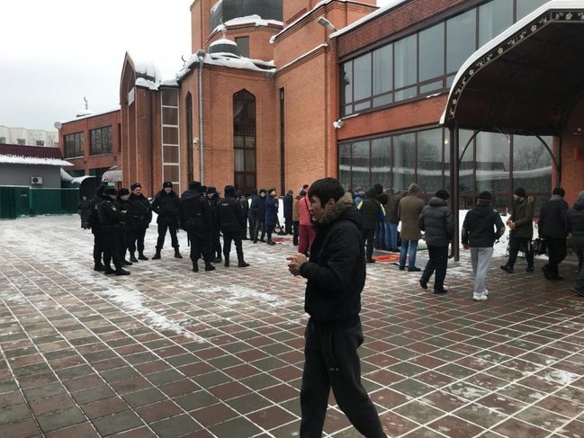 Azərbaycanlı dindarların Moskvada toplaşdığı yeganə məscid BAĞLANDI - FOTOLAR