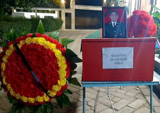 Ağır qəzada ölən şəxslər hərbçi imiş - FOTOLAR