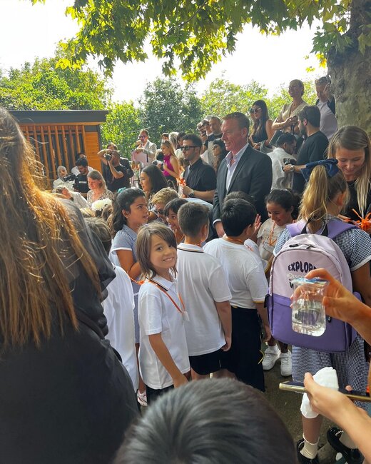 Övladları birinci sinfə getdi - FOTOLAR