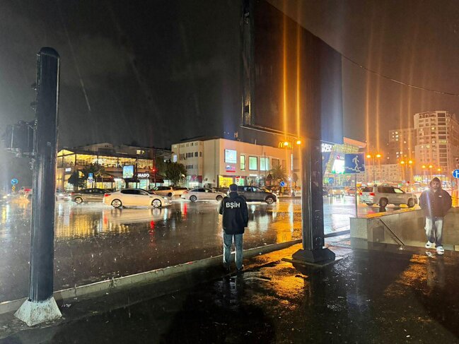 Bakıda intensiv yağışlar fəsadlar törətdi: qurumlar gücləndirilmiş rejimdə işləyir