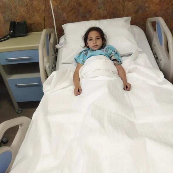 Yeddi yaşlı Aytən təcili əməliyyat olunmalıdır - FOTO