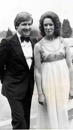 Məşhur aktyorun qızı dünyasını dəyişdi - FOTOLAR