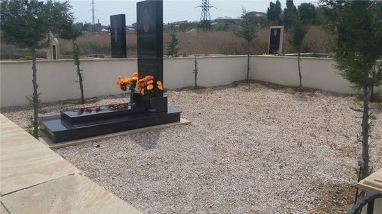 Bakıda qəbiristanlıq biznesi: birdən çox qəbir alana endirim...