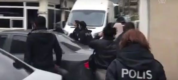Polis şok görüntülərlə qarşılaşdı, 35 qadını intim münasibətdə olarkən tutdu