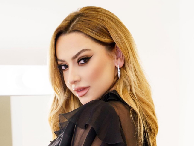 "Başımız sağ olsun can Azərbaycan" - Hadise