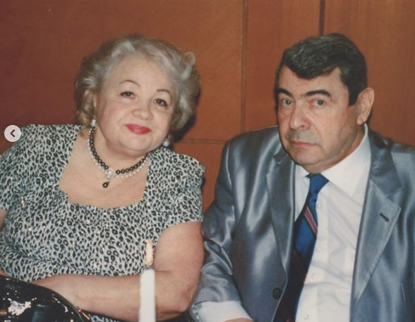 Sizcə, bu hansı məşhurun uşaqlığıdır? - FOTO