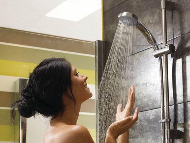Soyuq su ilə duş qəbul etməyin sağlamlığa 4 faydası