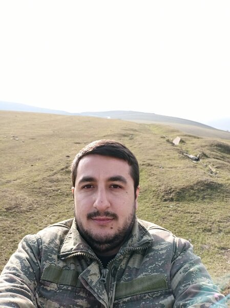 Bu həkim ailəsi üçün video çəkib, gizlincə cəbhəyə getdi - FOTO