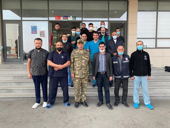 Bu həkim ailəsi üçün video çəkib, gizlincə cəbhəyə getdi - FOTO