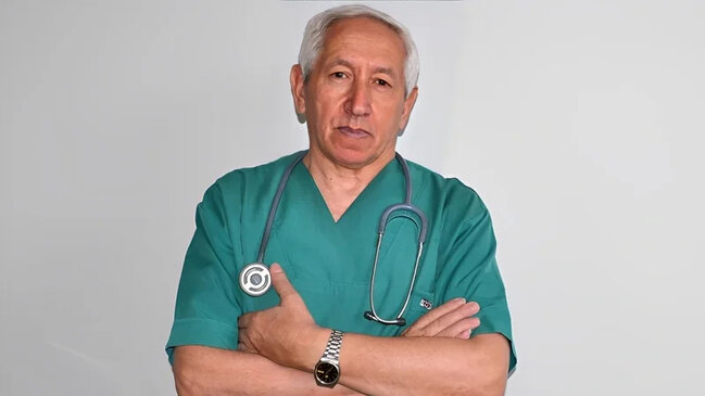 Körpənin ölümündə ittiham olunan tanınmış həkimlə bağlı qərar verildi