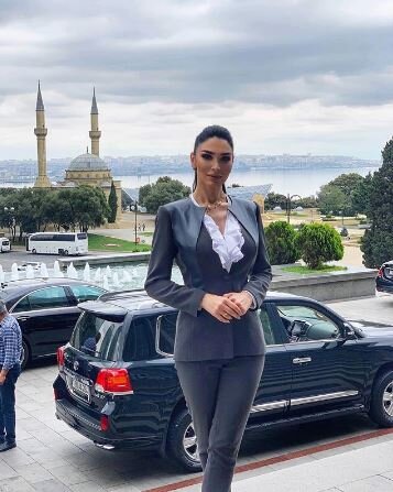 AZTV-nin keçmiş cazibədar aparıcısının hamamdan FOTOSU yayıldı