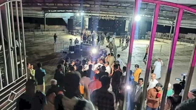 Universitetdə musiqi festivalı fəlakətə çevrildi! - FOTO+VİDEO