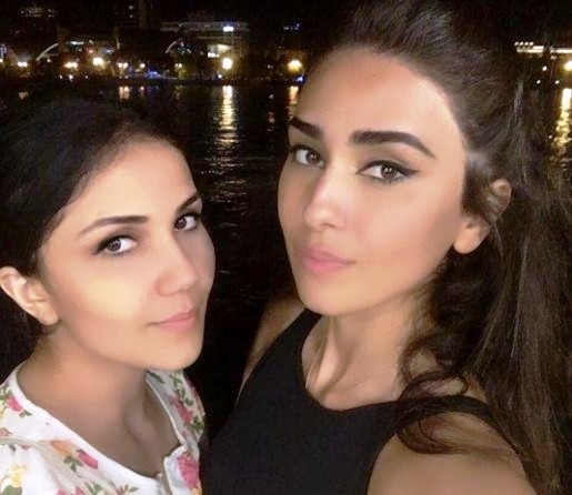 Pərvin Abıyeva bacısı ilə - FOTO