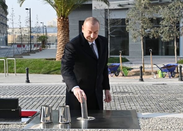 İlham Əliyev Ağ Şəhərdə təməlqoyma mərasimində iştirak edib - YENİLƏNİB + FOTO