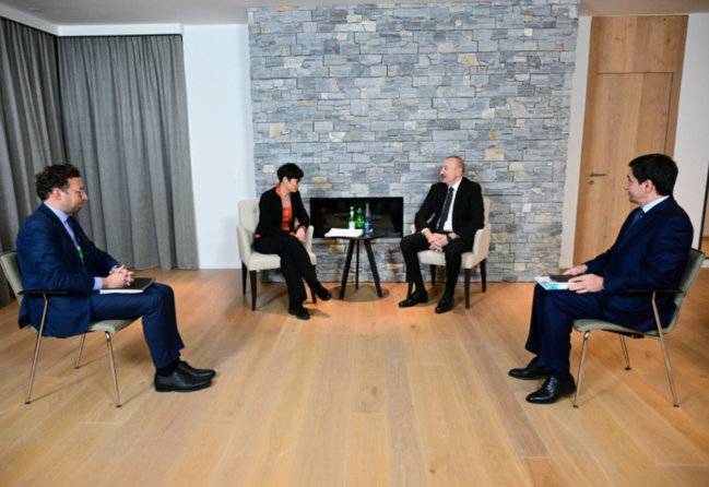 Prezident İlham Əliyev Davosda Avropa İttifaqının Genişlənmə üzrə komissarı Marta Kos ilə görüşüb