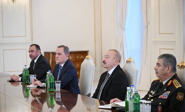 Prezident İlham Əliyev ABŞ Mərkəzi Komandanlığının komandanını qəbul edib