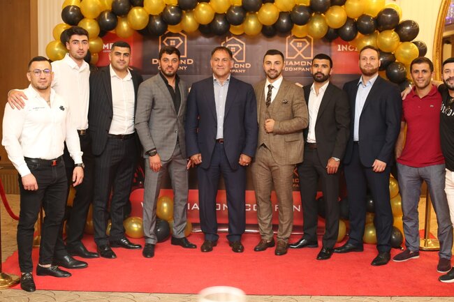 Dünya və Avropa çempionu biznesmen oldu - FOTO