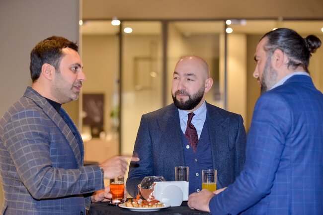 Networking Azerbaijan üzvləri lüks avtomobil brendi ilə tanış oldular